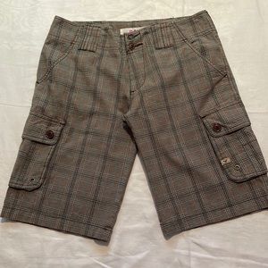 Roxy Bermuda shorts, size 5. Brown plaid with cargo pockets. Skater shorts.